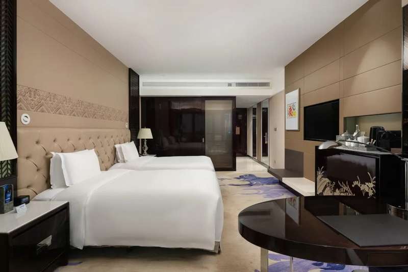 海口希尔顿酒店咨询预定电话18633570222 15703350808